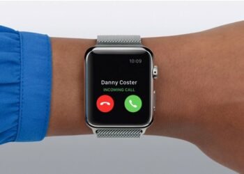 Apple-Watch-incoming-call
