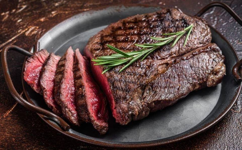 can pregnant women eat medium rare steak