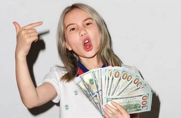 Teen Rapper and Influencer Lil Tay Dies at 14