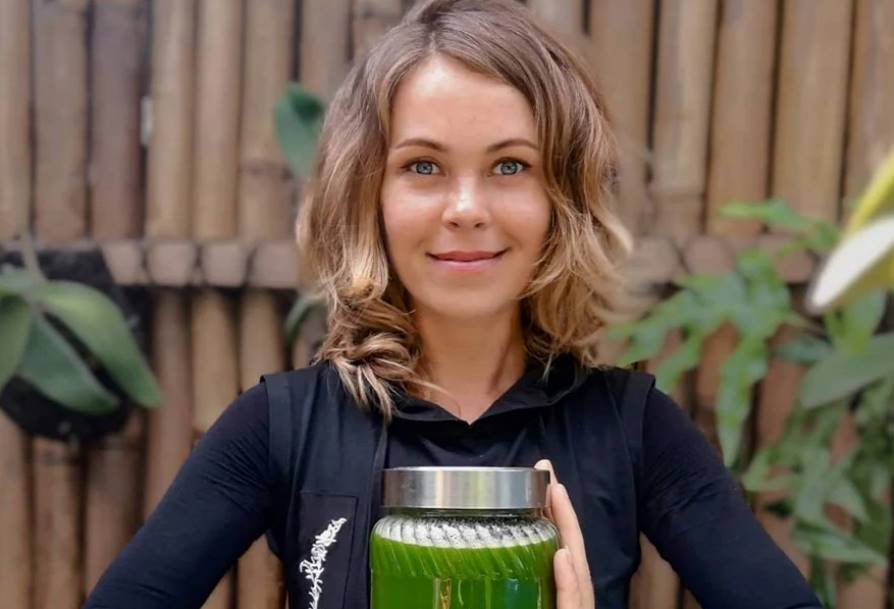 Vegan influencer dies of starvation after eating only fruits for years