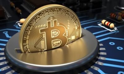 bitcoin-vs-solana-cryptocurrency-market